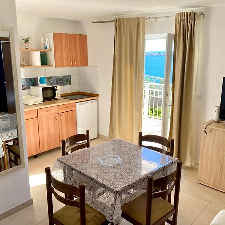 Apartmani Nede โตรกีร์ ภายนอก รูปภาพ
