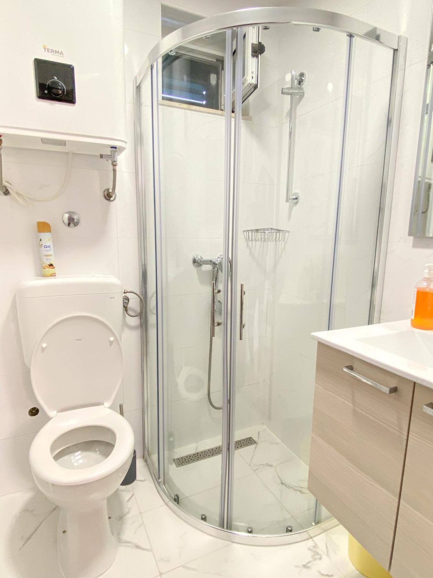 Apartmani Nede โตรกีร์ ภายนอก รูปภาพ